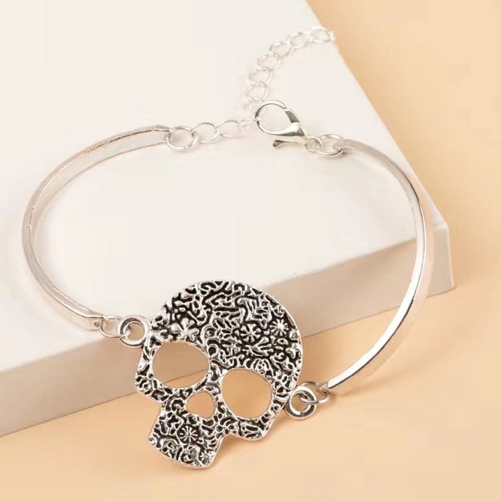 Women’s Silver Skull Bracelet - Fashion Jewelry